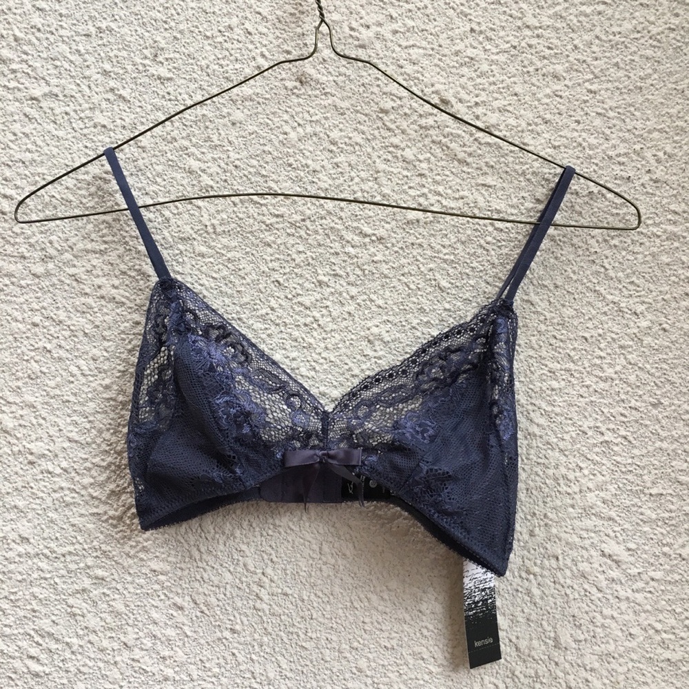 💙NWT Kensie Navy Blue Bralette w/Intricate Trimming Lace MSRP$32 💙